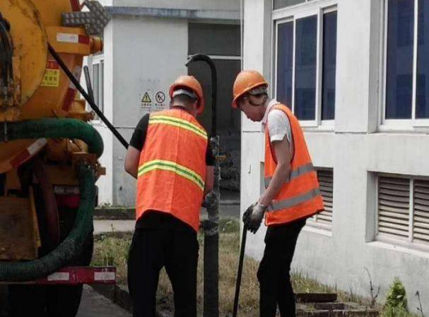 化粪池满了有哪些信号？怎么判断该清掏了